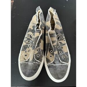 Gypsy Jazz Green Camo Slip On Sneakers in 7.5 NWOB